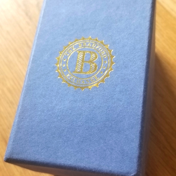 Thomas Kinkade 'Stairway To Paradise' Ladies Watch - Picture 5 of 7